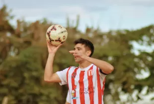 Paraná lidera en soledad y recibe al CADU en el Campo de Deportes Jorge Suárez - Foto Paraná Fútbol Club
