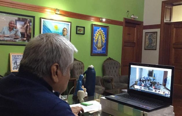 Cecilio Salazar durante la videconferencia con Kicillof e intendentes de Cambiemos